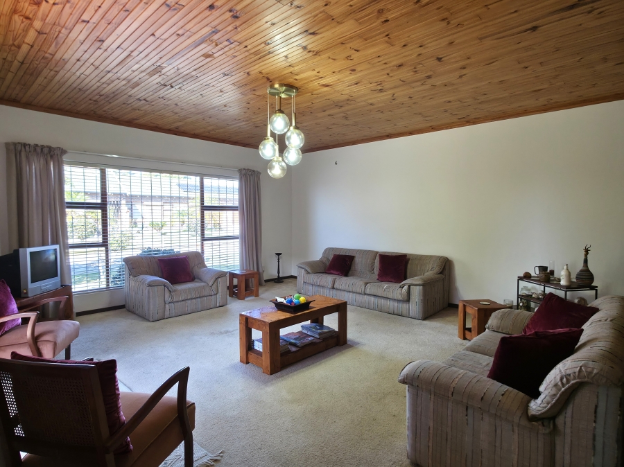 4 Bedroom Property for Sale in Noorsekloof Eastern Cape